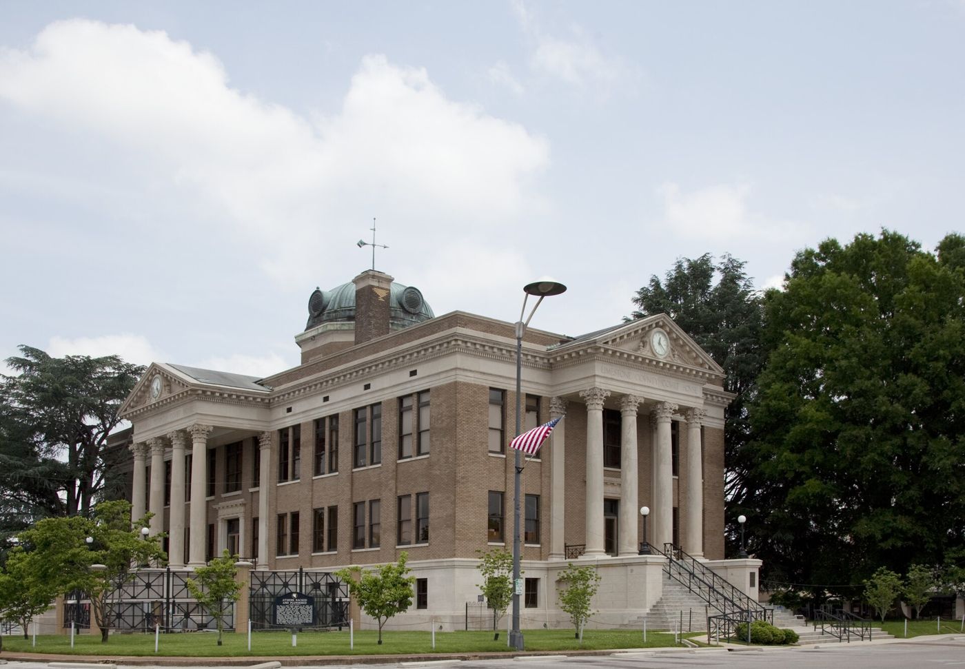 Limestone County Courthouse on the square in Athens, Alabama